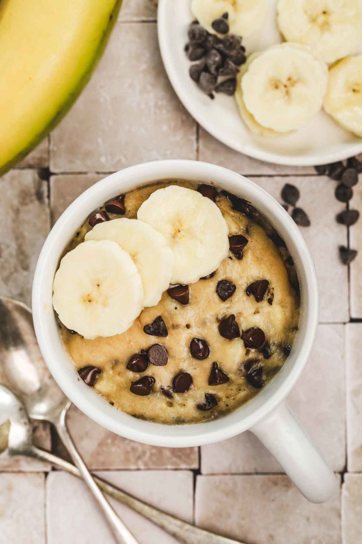 5-Min Easy Banana Mug Cake Recipe With Chocolate chips