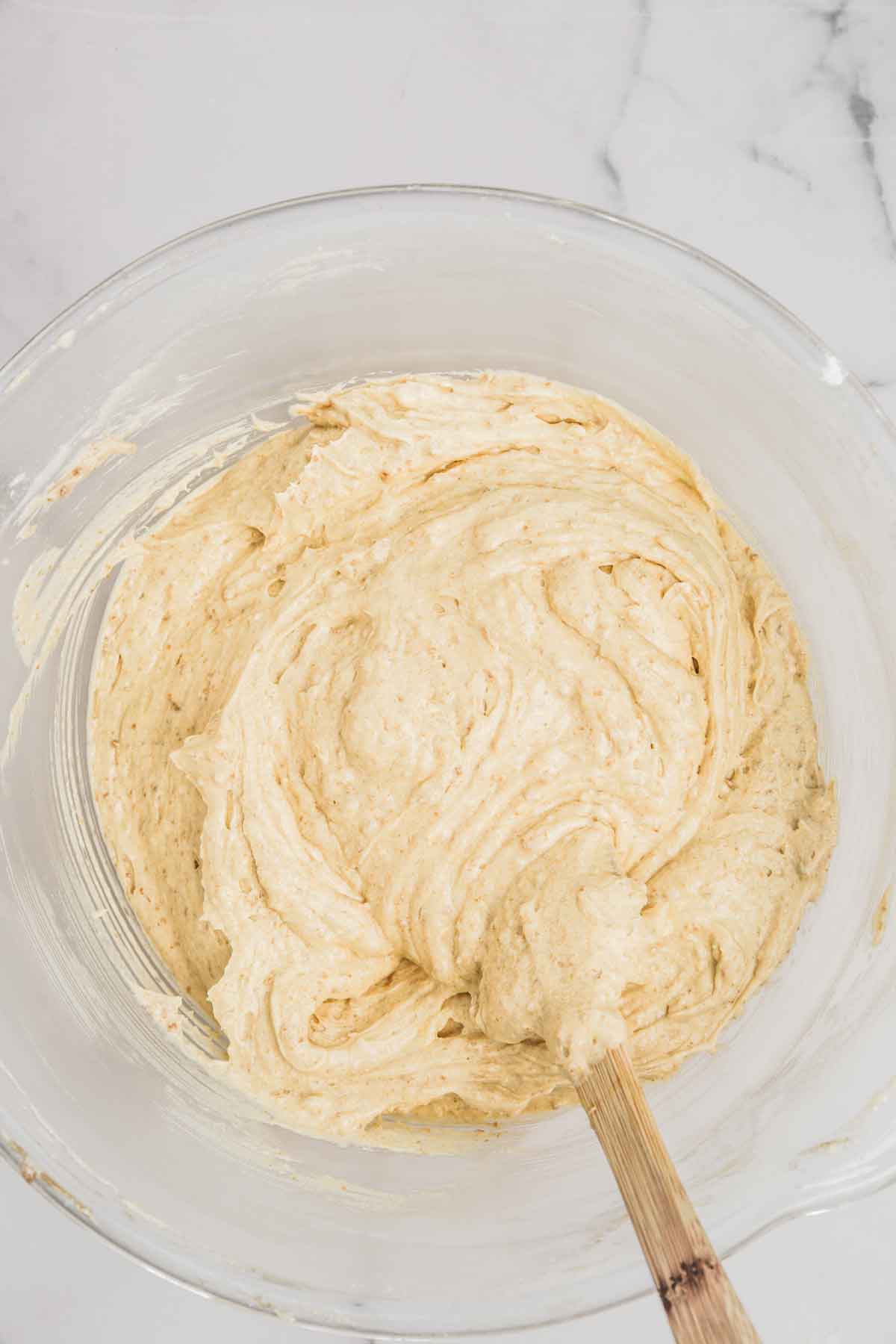 bol avec de la pâte à gâteau