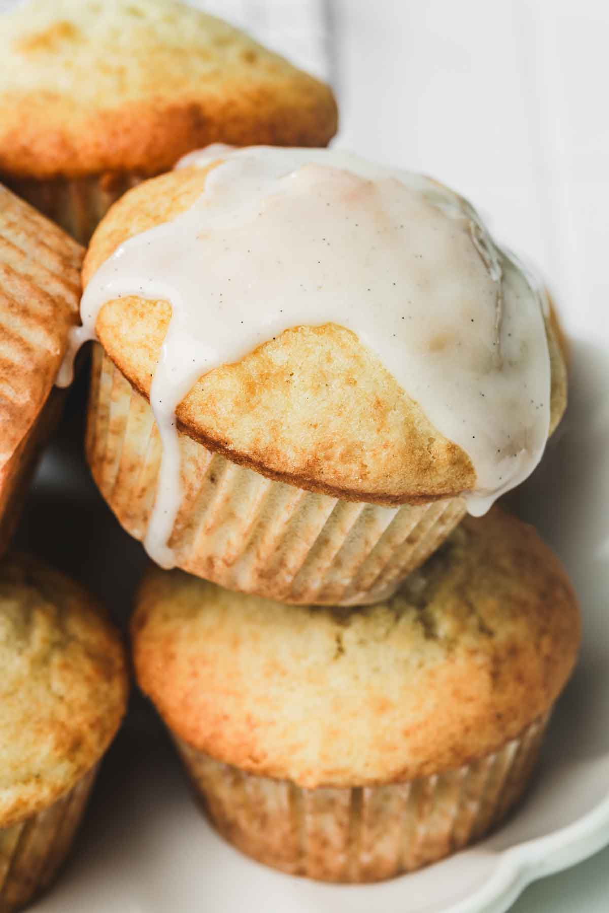 vanilla mufins with vanilla glaze