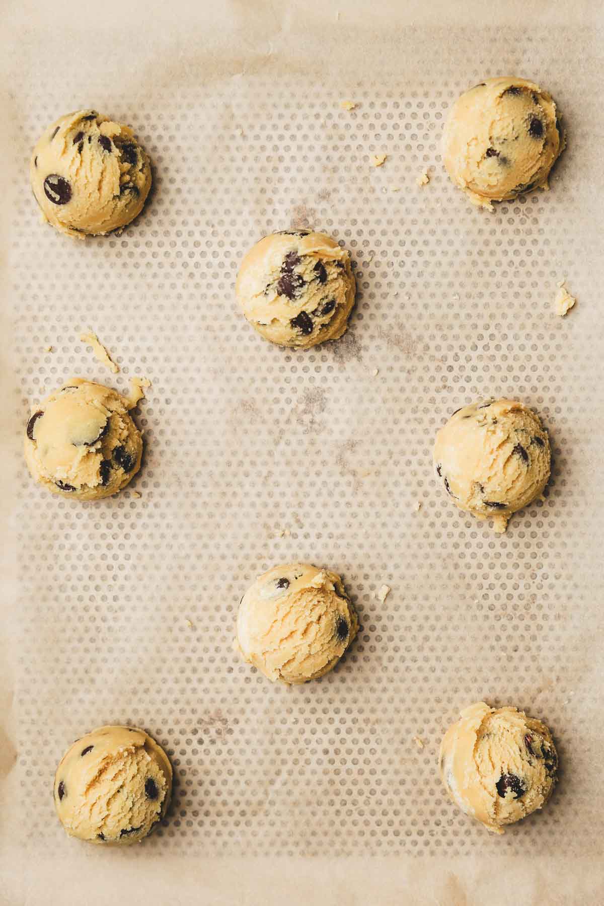 cookie sheet with cookie dough balls