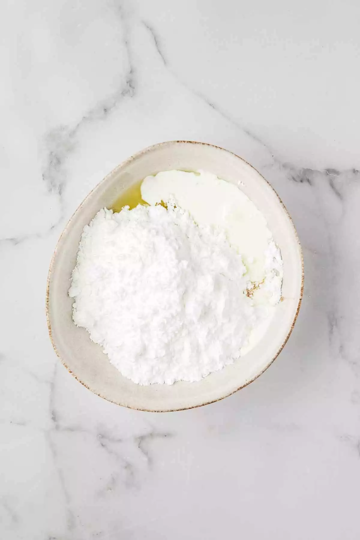 medium bowl with lemon glaze ingredient