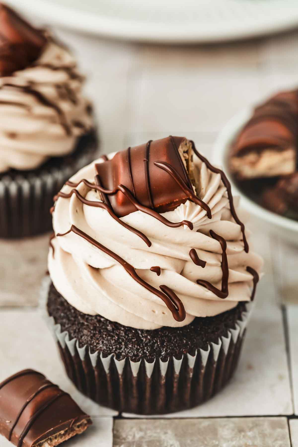 chocolate cupcakes with kinder bueno