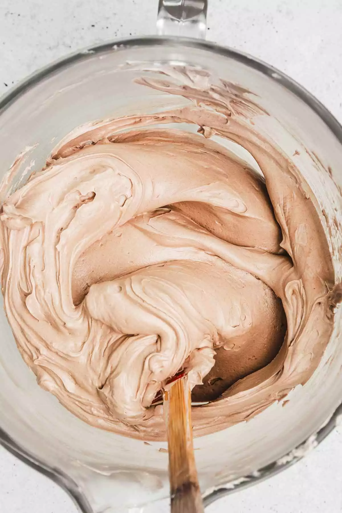 saladier avec crème au beurre nutella