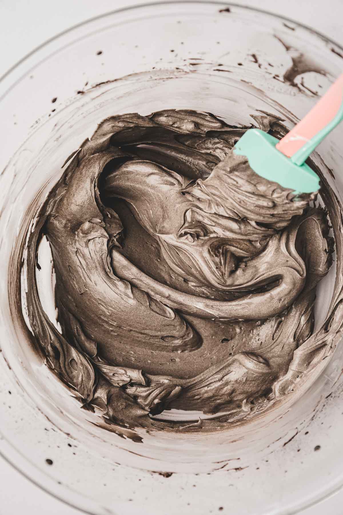 saladier avec crème mascarpone au cacao noir