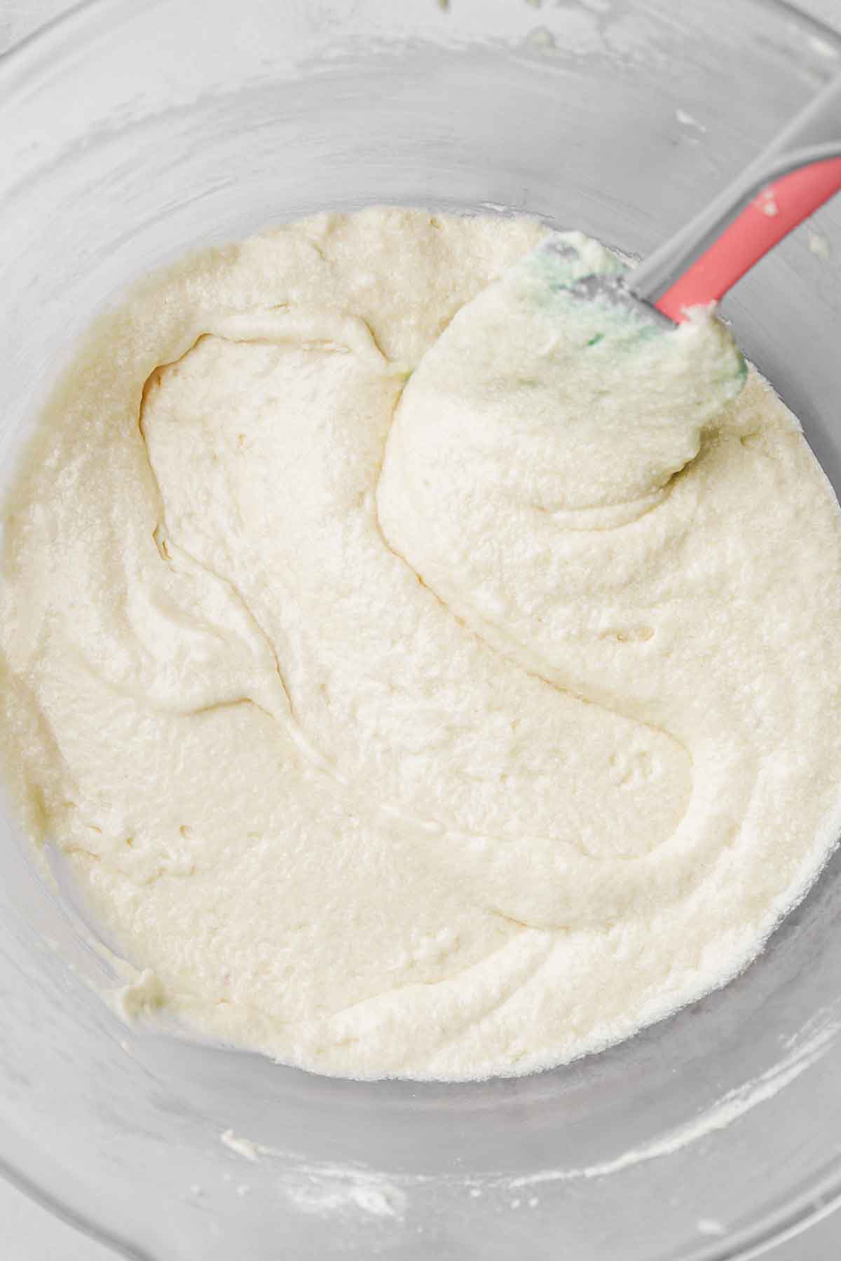 saladier avec pâte à cupcakes