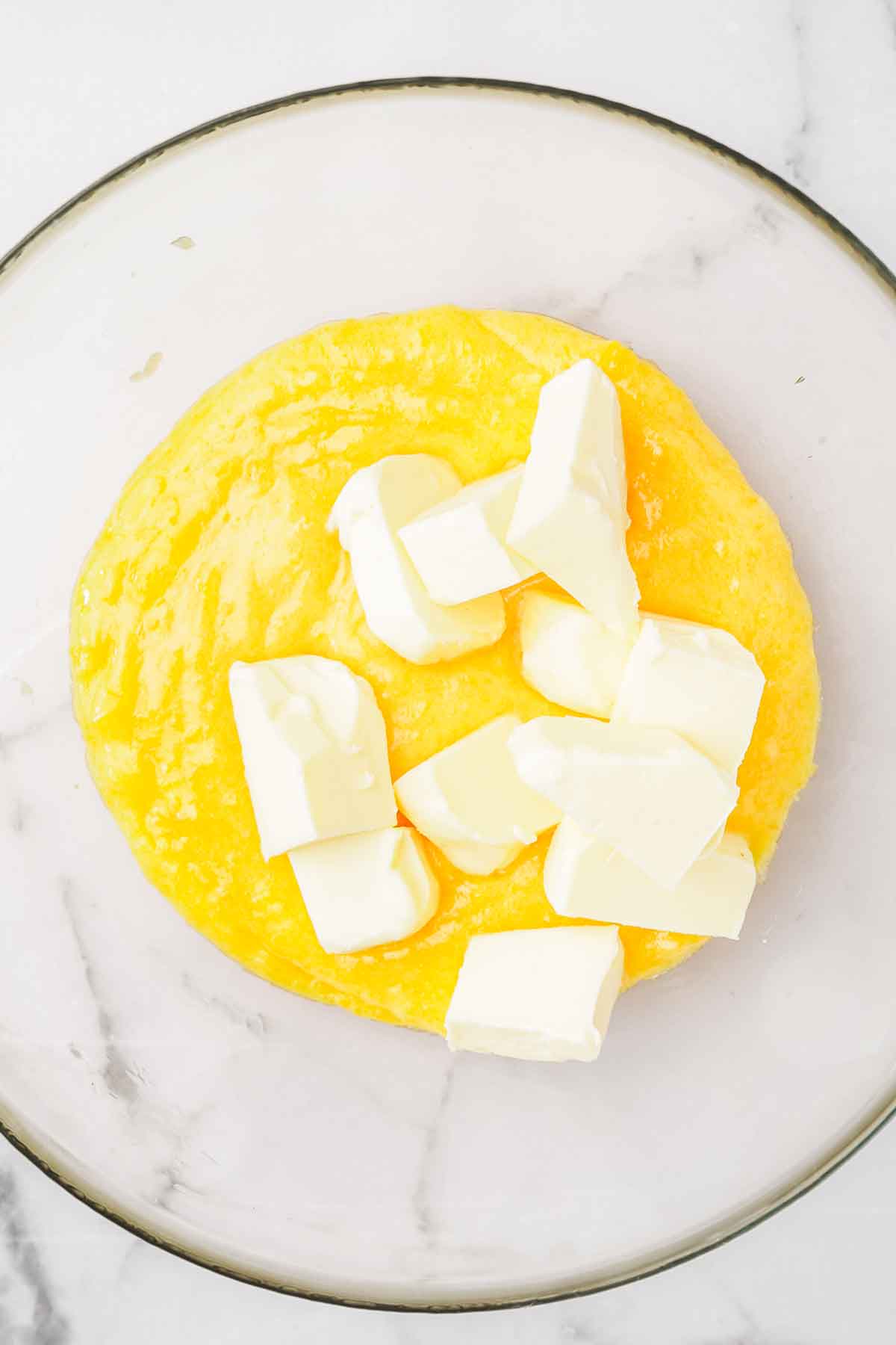 saladier avec crème au citron et beurre