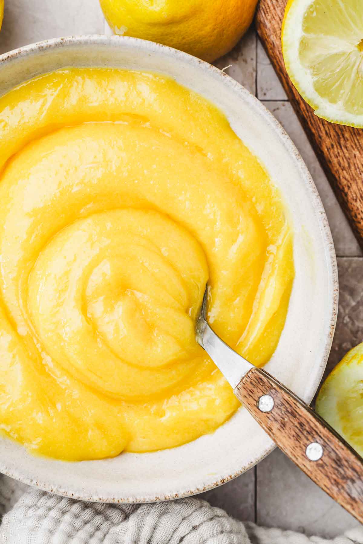 bol avec de la crème lemon curd