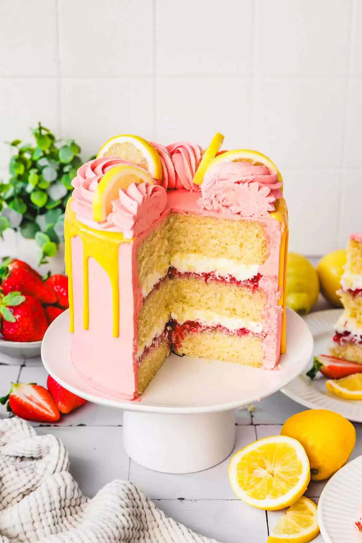 layer cake fraise citron coupé
