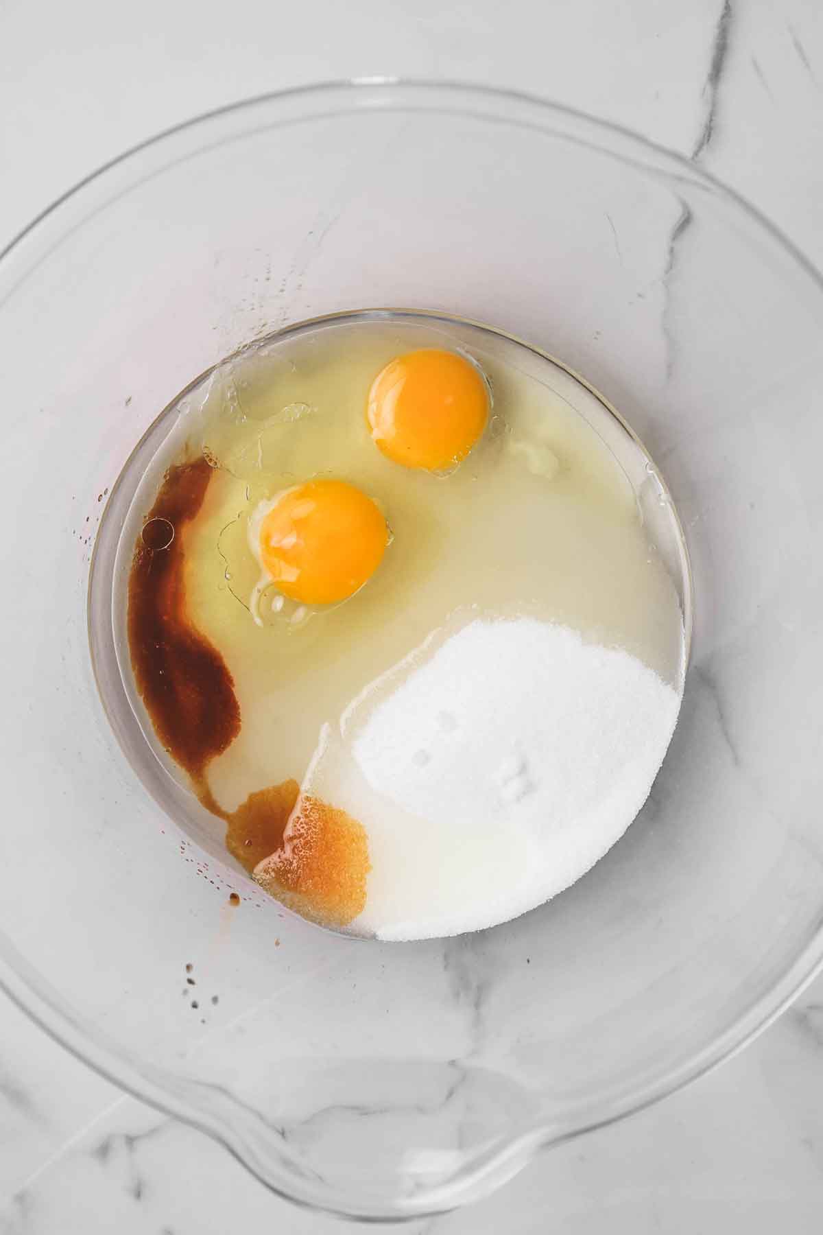 mixing bowl with egg and sugar