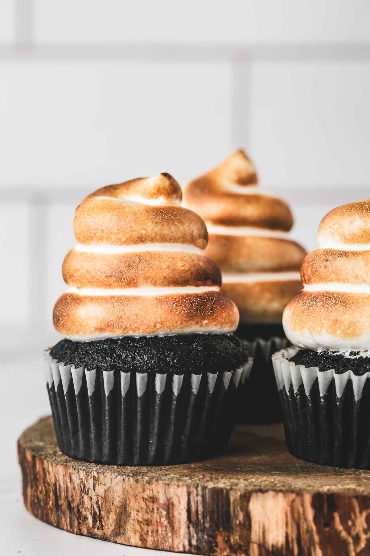 3 cupcakes with marshmallow creme frosting