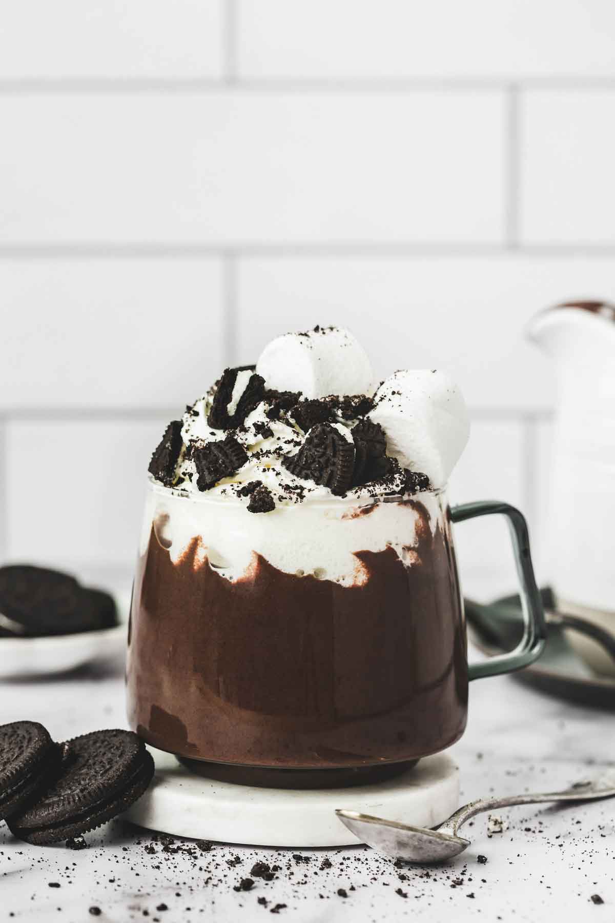 hot oreo chocolate on a glasse