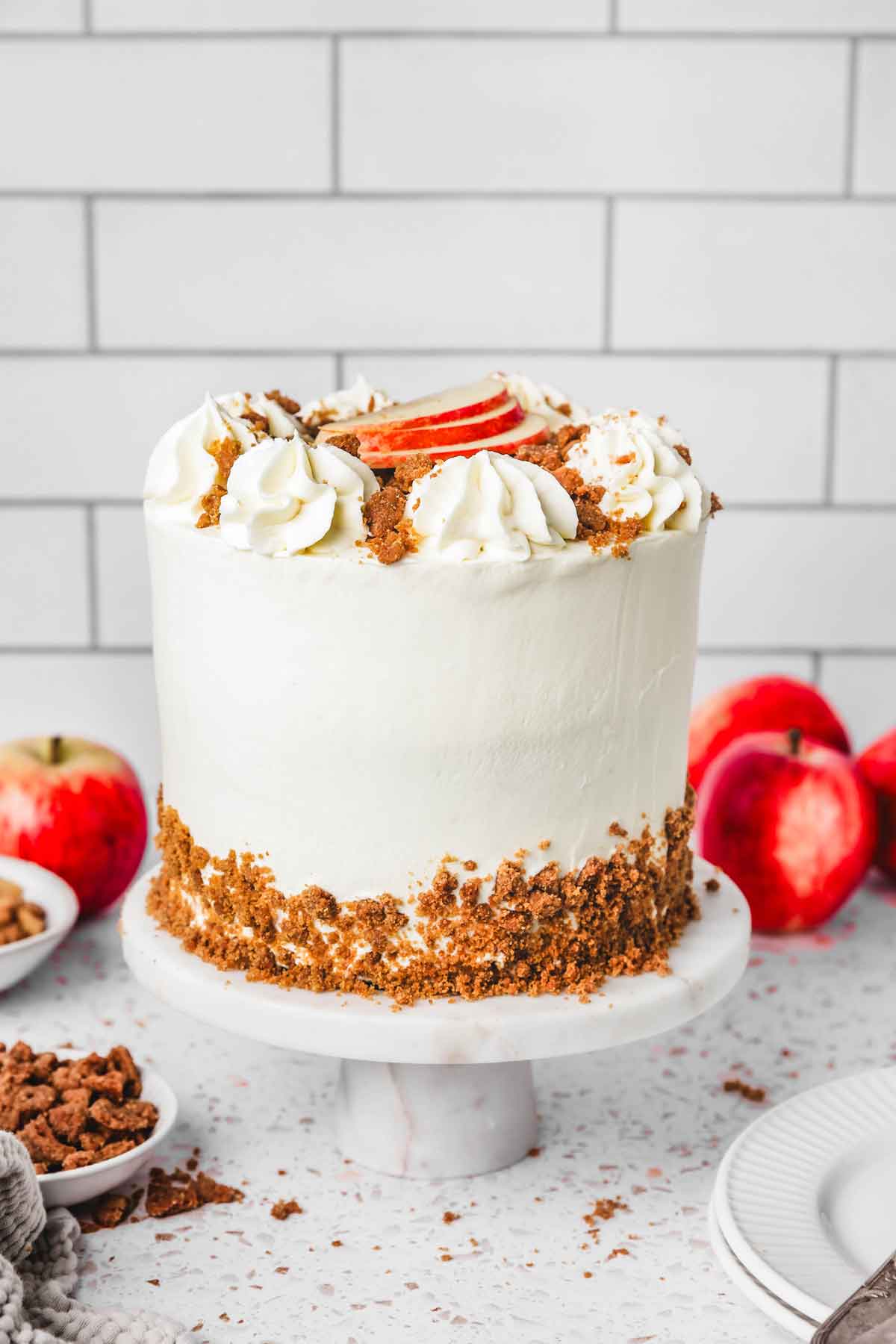 layer cake blanc aux pommes et streusel