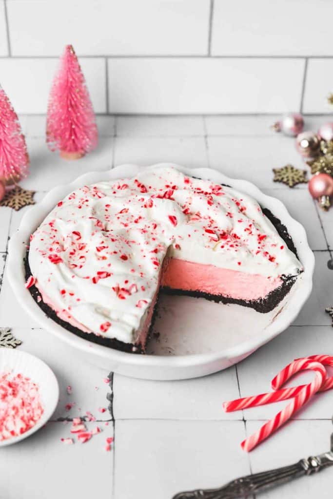 Christmas No Bake Candy Cane Pie