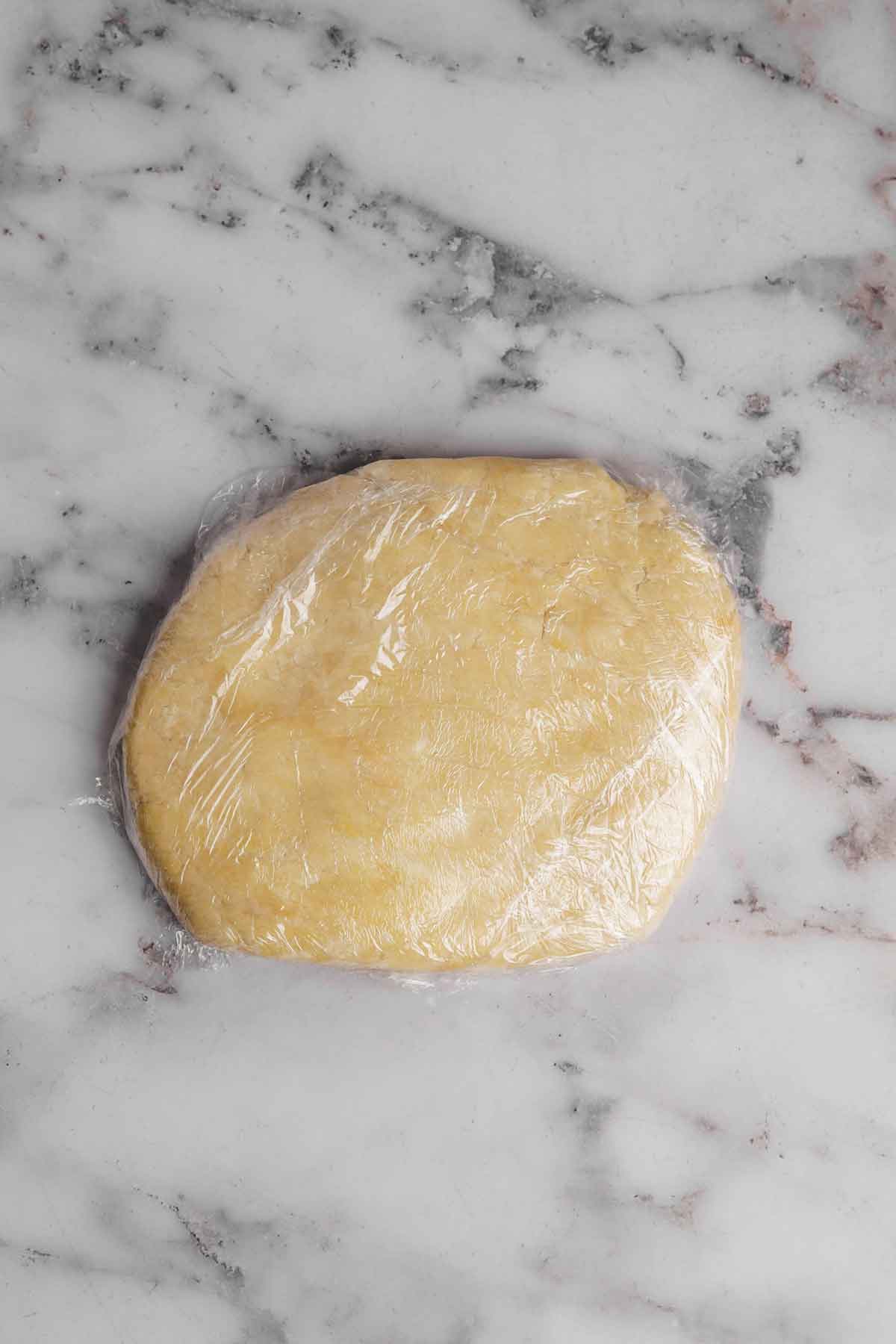 pate sablée sous film alimentaire