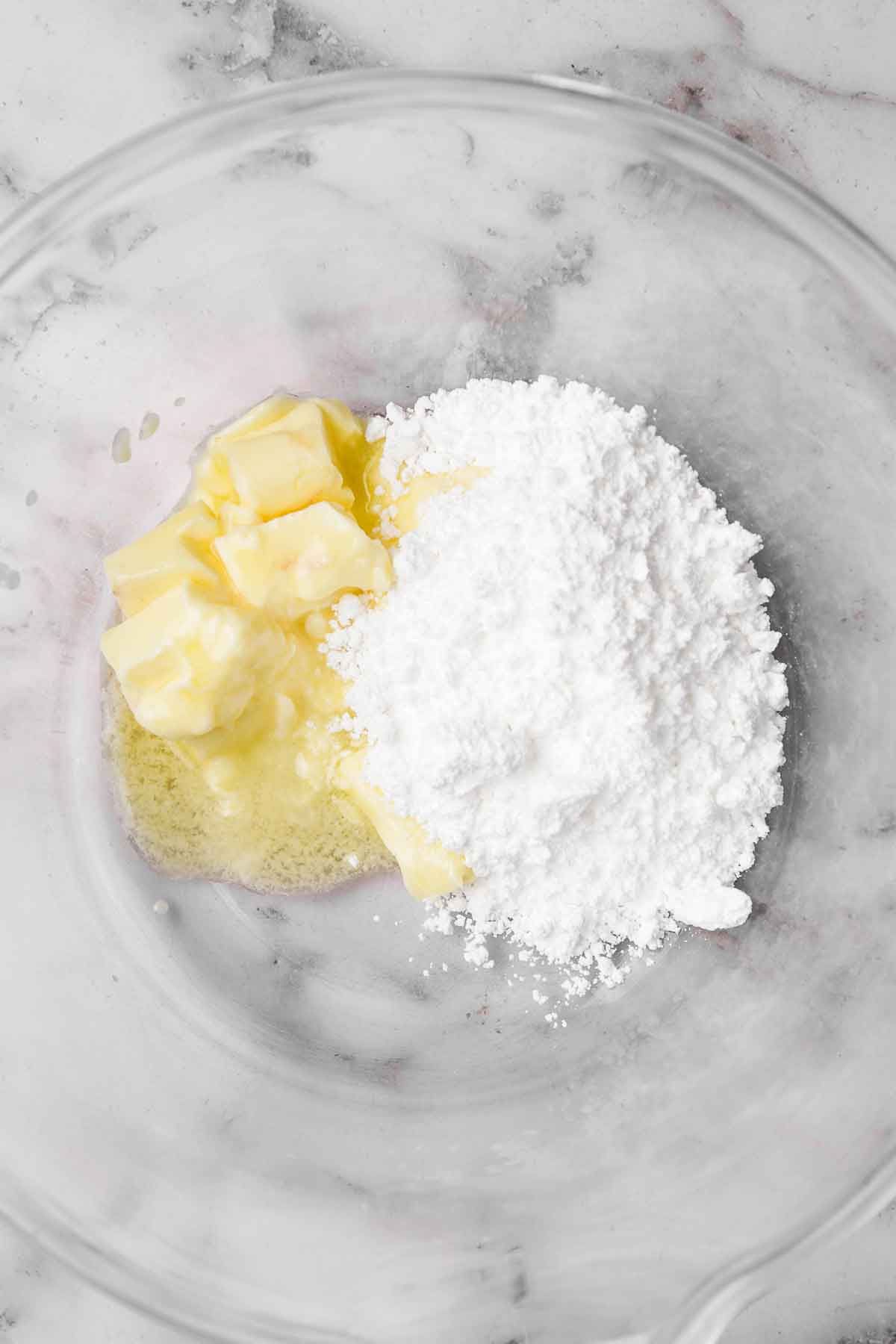 bol avec beurre et sucre