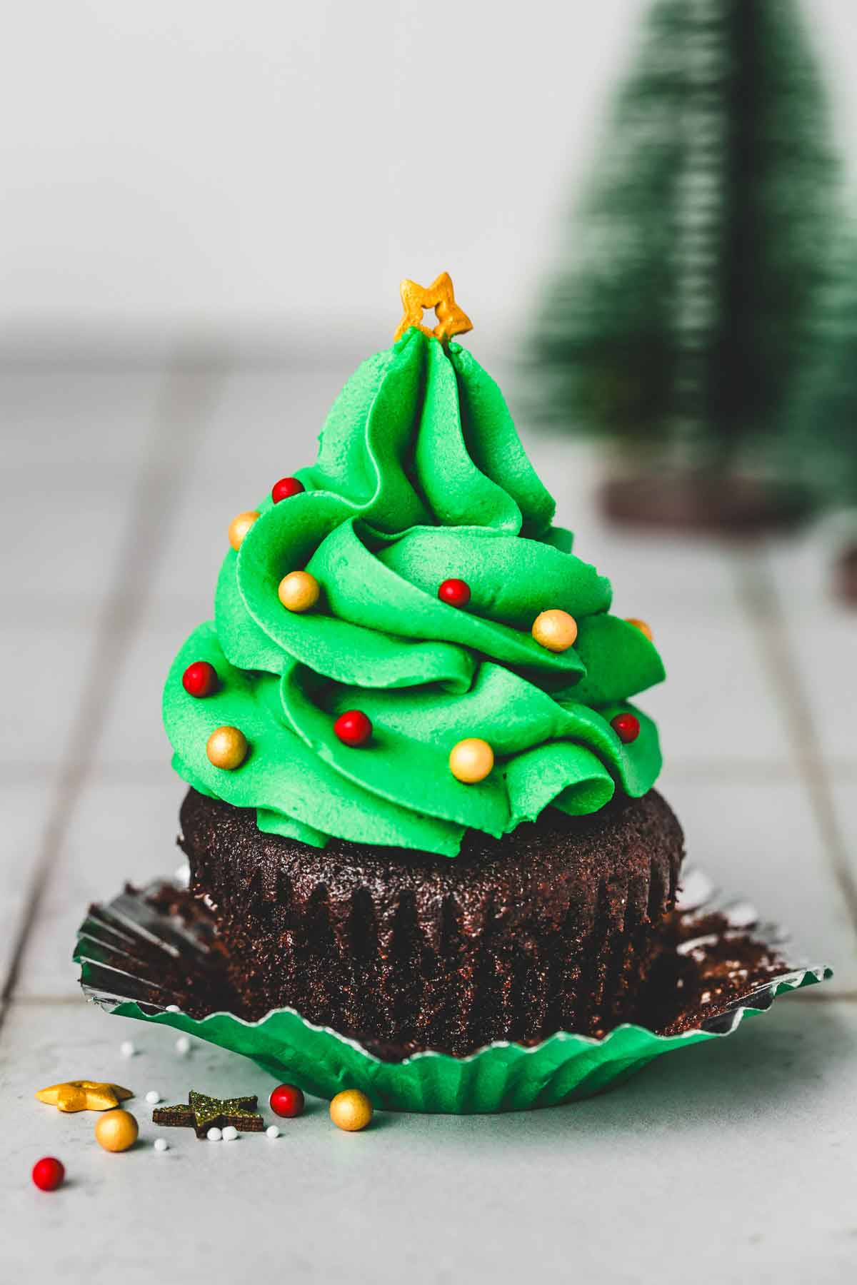 Green Tree cupcakes on a tabe