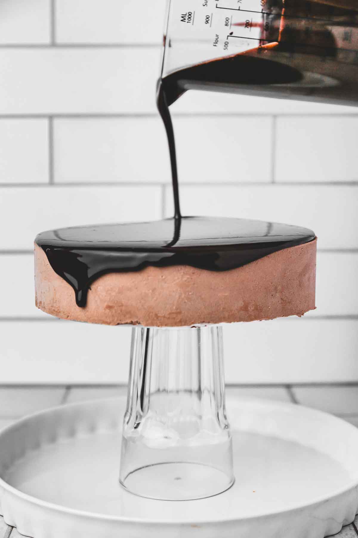 freeze cake with chocolate glaze