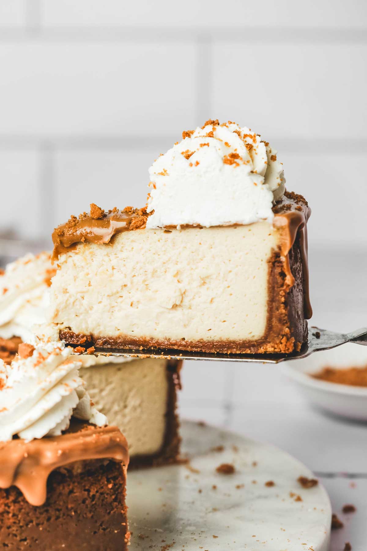 sliced baked biscoff cheesecake