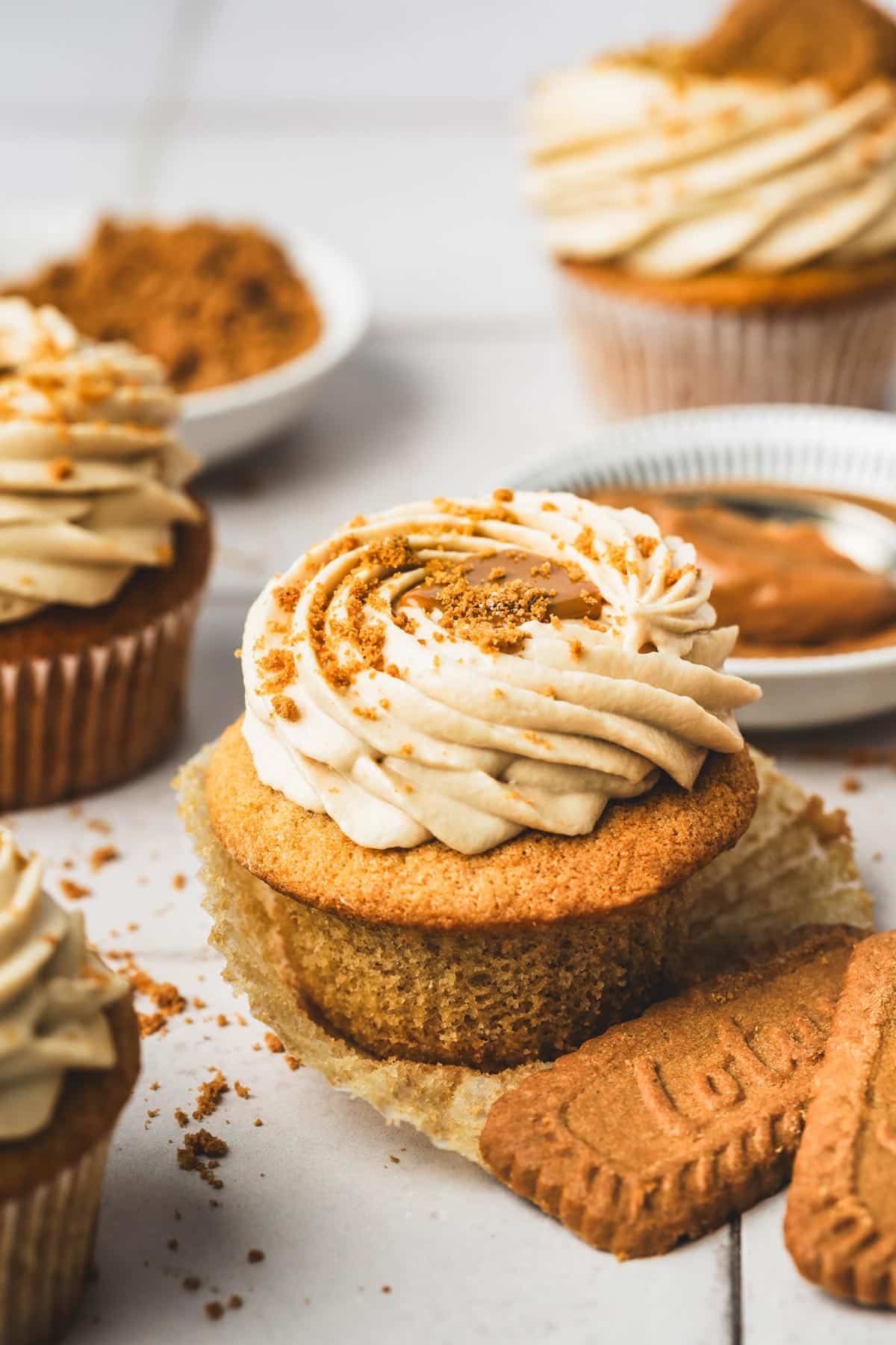 biscoff cupcakes on a table