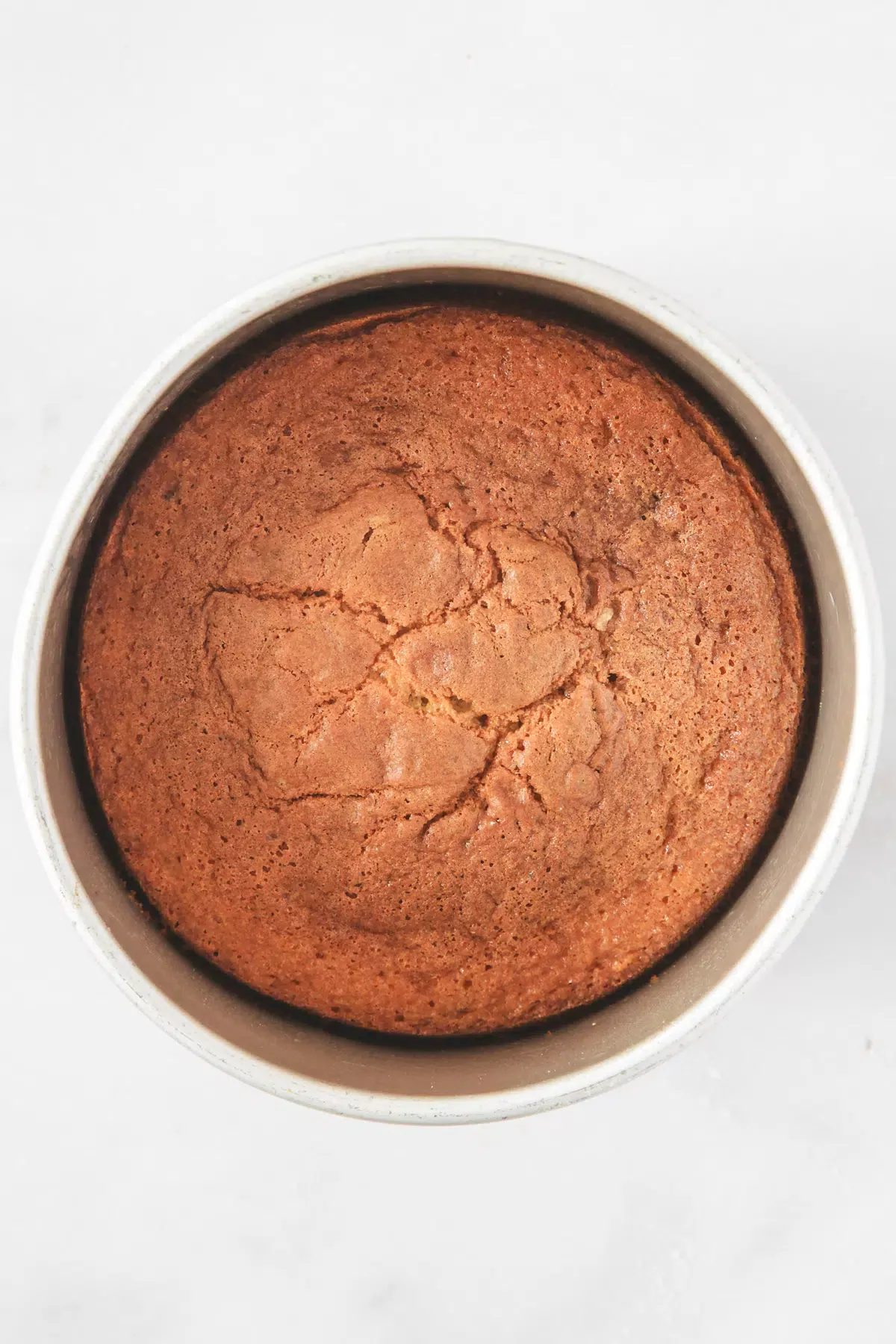 moule avec gateau cuit