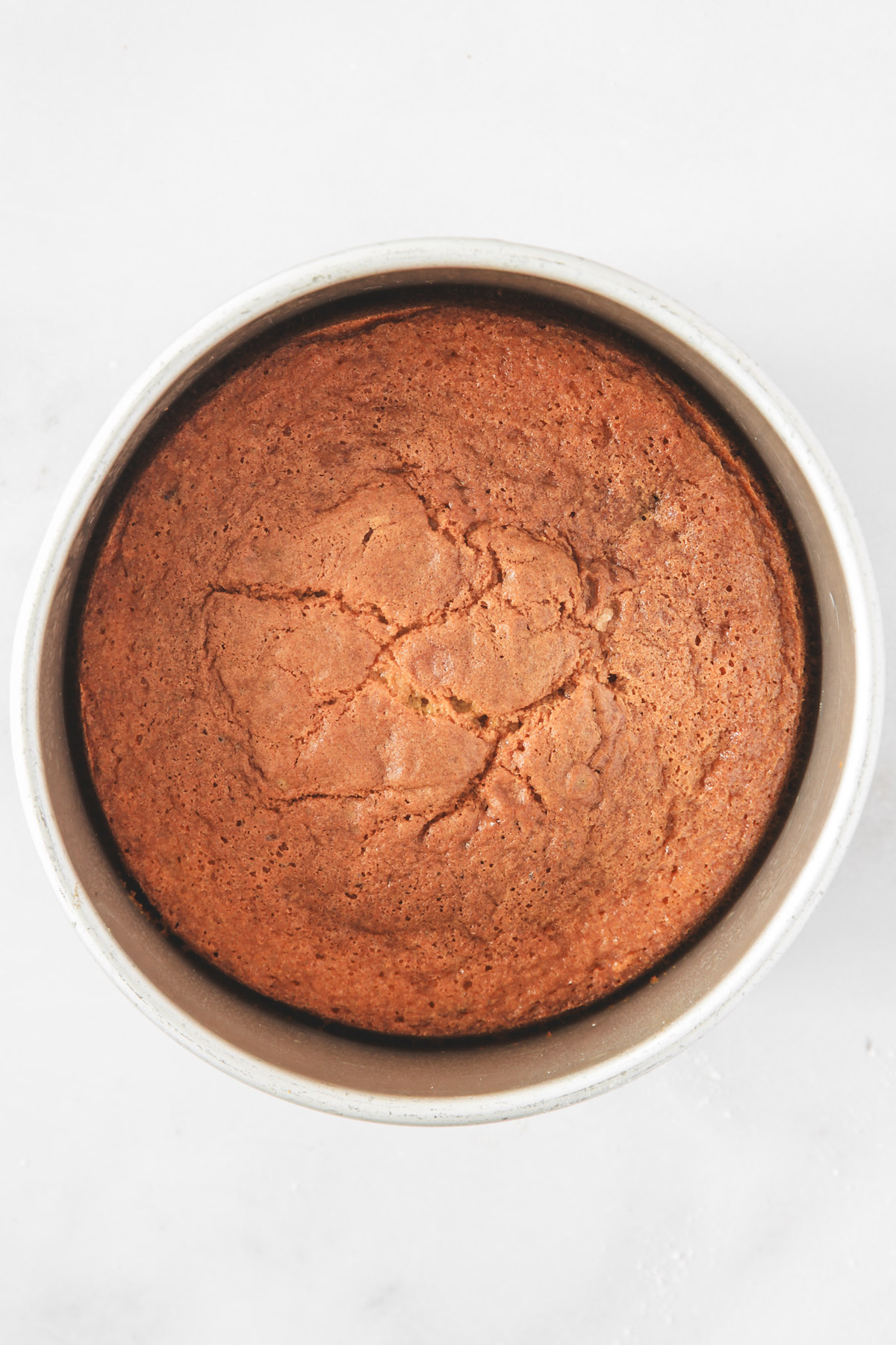moule avec gateau cuit