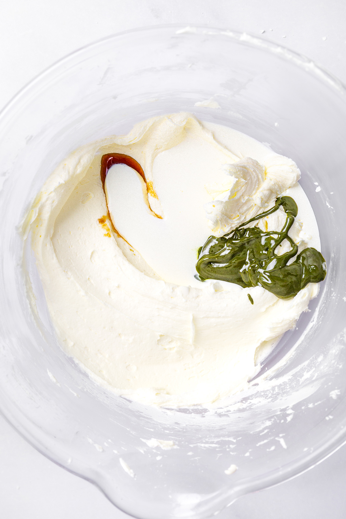 Pistachio buttercream batter with pistachio paste, vanilla and cream